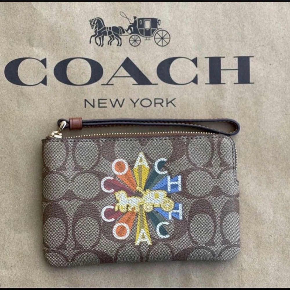 Coach Rainbow City Tote In Signature Canvas with small Wristlet - Picture 10 of 11